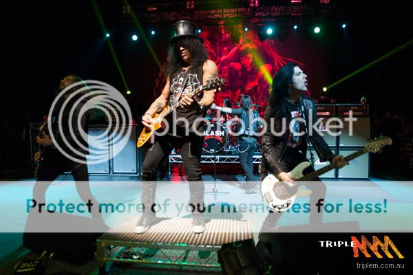 [28.08.2012] Thebarton Theatre, Adelaide, Australia Slash-Adelaide-Thebarton-Theatre-Triple-M-Photos-600x400-010-600x400