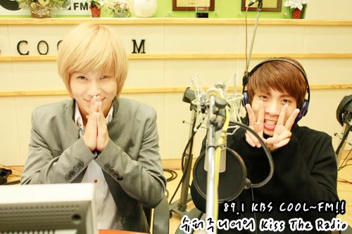 101007 SHINee @ Kiss the radio  16