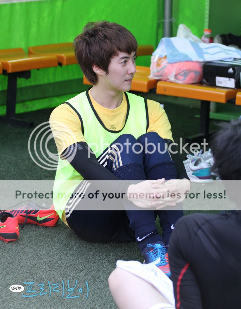 Футболистът Kim Hyung Jun от FC Avengers - Page 2 IMG_0692