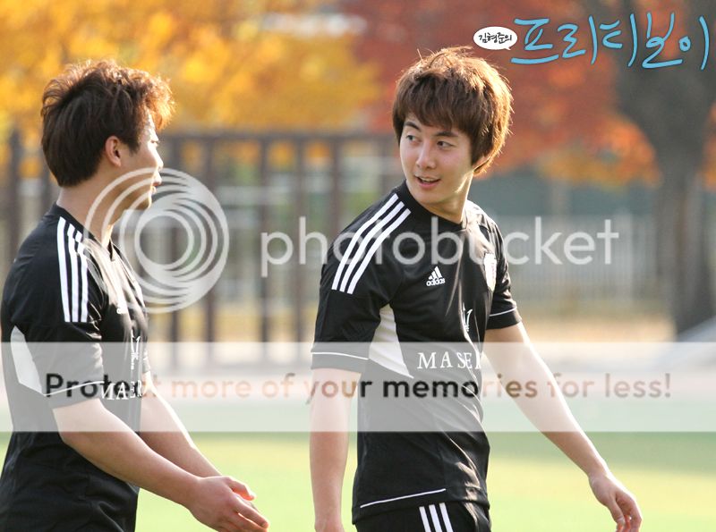 Футболистът Kim Hyung Jun от FC Avengers - Page 3 IMG_1164