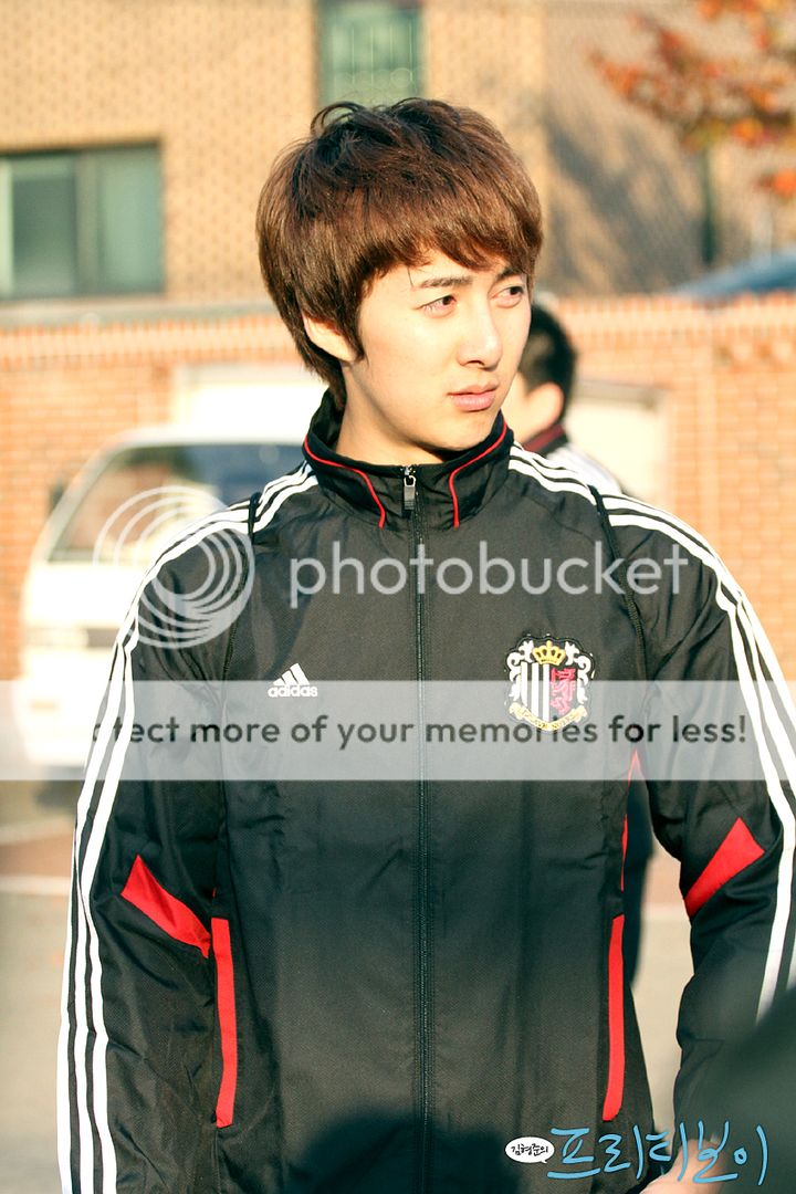 Футболистът Kim Hyung Jun от FC Avengers - Page 3 IMG_1502
