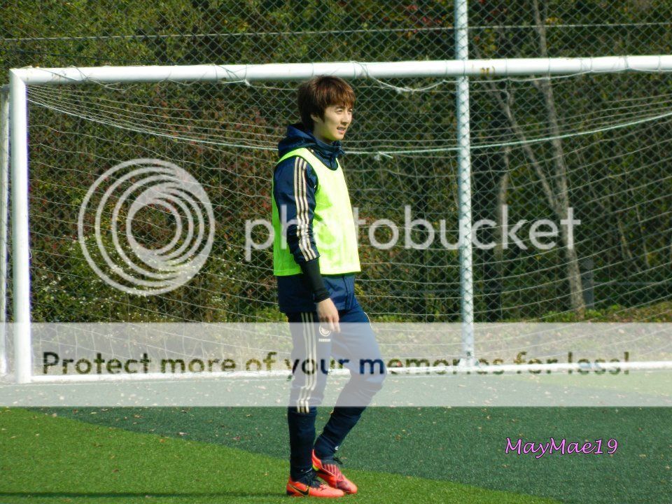 Футболистът Kim Hyung Jun от FC Avengers - Page 2 MayMae1915