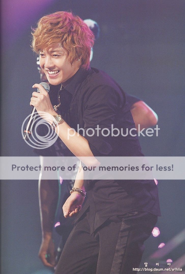 Kim Hyun Joong - First Tour 2011 in Japan - Page 8 PHOTOBOOK-EC9E88EB8A94_EBAAA8EC8AB5_EAB7B8EB8C80EBA19C_35