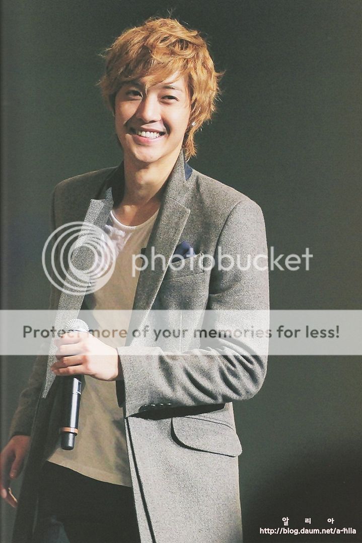 Kim Hyun Joong - First Tour 2011 in Japan - Page 8 PHOTOBOOK-EC9E88EB8A94_EBAAA8EC8AB5_EAB7B8EB8C80EBA19C_38