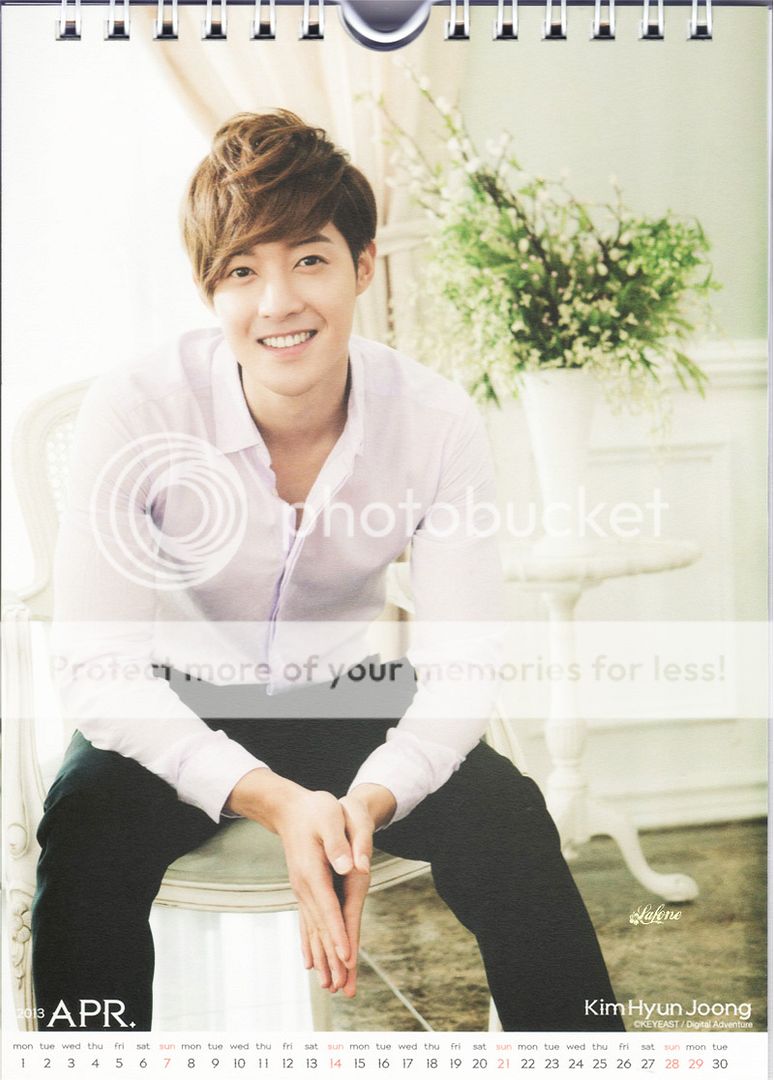 Kim Hyun Joong DATV Calendar 2013 O0800111612230003049