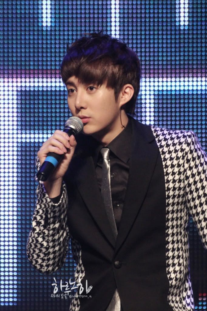 [HJB] Hyung Jun’s 1st Solo Mini Album Showcase in Seoul (3) 150e6ffe83e2a78ab58f3140