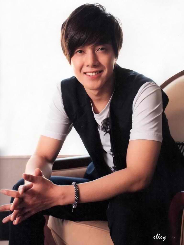 [scans] Hyun Joong – Playful Kiss Guidebook 2a8f35f8826dc0a9fd037ffd