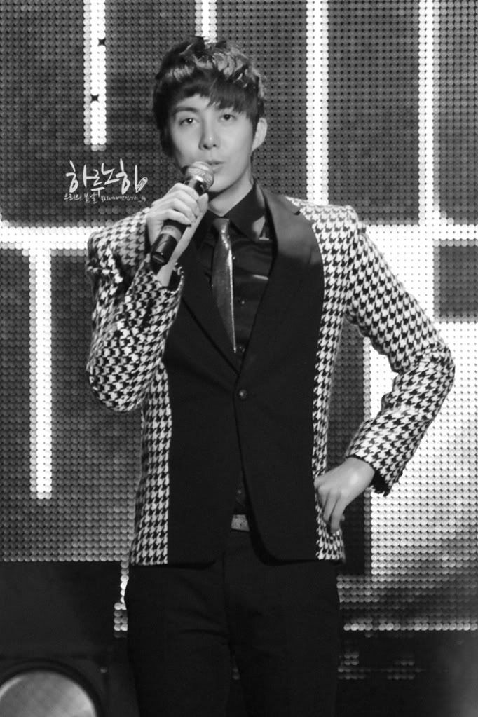 [HJB] Hyung Jun’s 1st Solo Mini Album Showcase in Seoul (3) 4125e2cb6776cb69f9dc6146