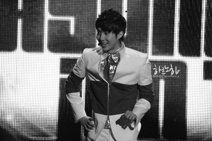 [HJB] Hyung Jun’s 1st Solo Mini Album Showcase in Seoul (3) 63dc2541d91bd672cefca340