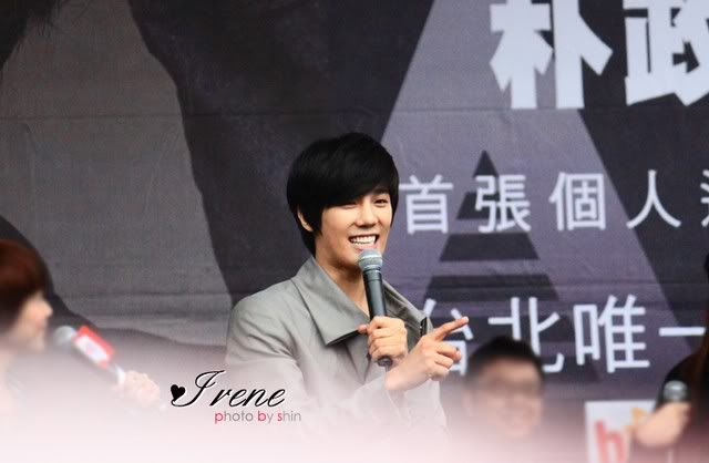 [JM] Not Alone Fansign Event in Taiwan (2) 8e089befba67f2bccf1b3e6a