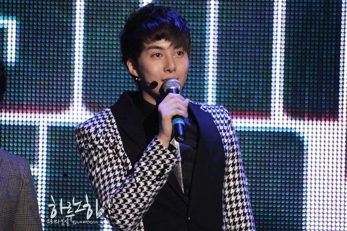 [HJB] Hyung Jun’s 1st Solo Mini Album Showcase in Seoul (3) Bcb0ccdbb7009f4748540346