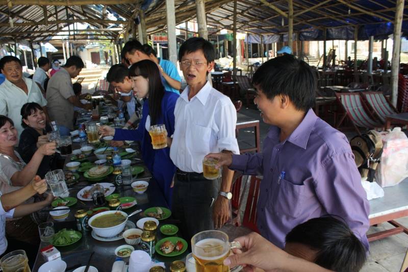 87TQT tham gia Công tác xã hội ở Lý Sơn, Hè 2012 DiBien3