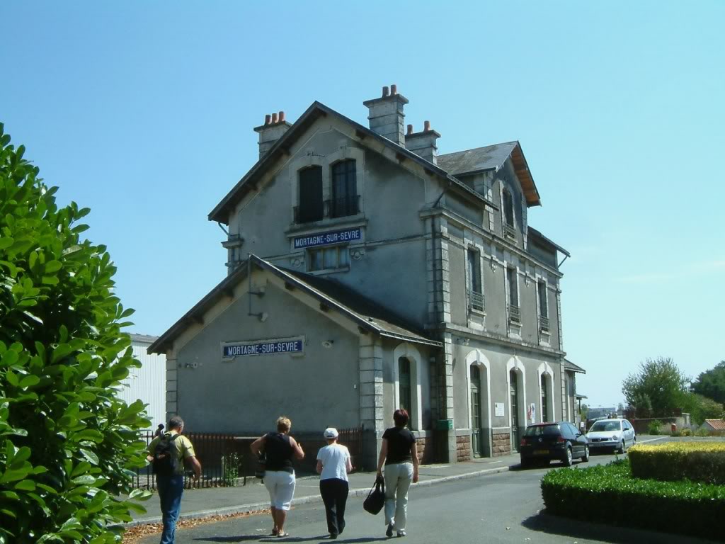 Le CFV: Chemin de Fer de la Vendée de Mortagne sur Sèvre aux Herbiers 2-LagaredeMortagnesurSvre