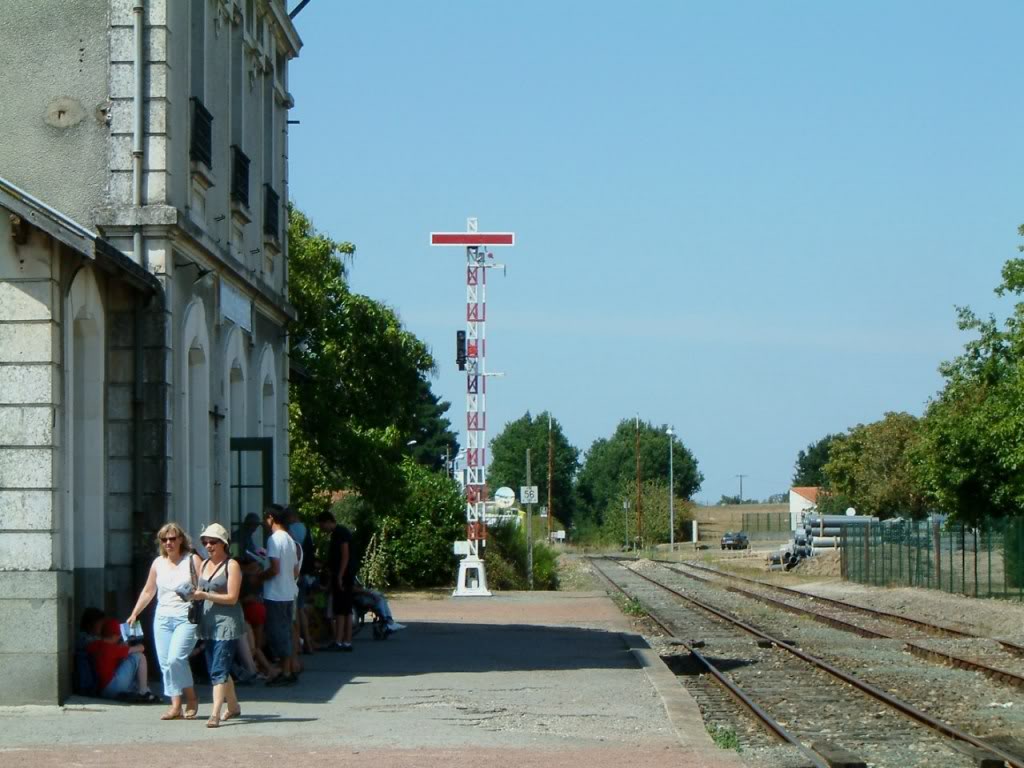 Le CFV: Chemin de Fer de la Vendée de Mortagne sur Sèvre aux Herbiers 6-GaredeMortagnesursvre