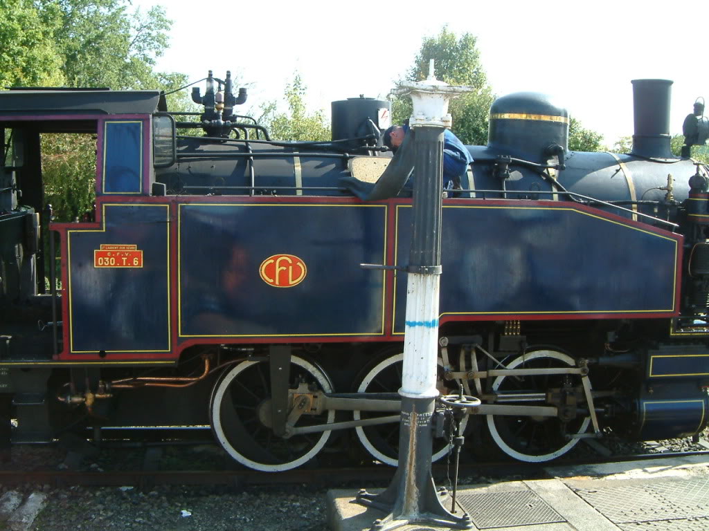 Le CFV: Chemin de Fer de la Vendée de Mortagne sur Sèvre aux Herbiers 9-Locomotivefaitlepleindeau-1