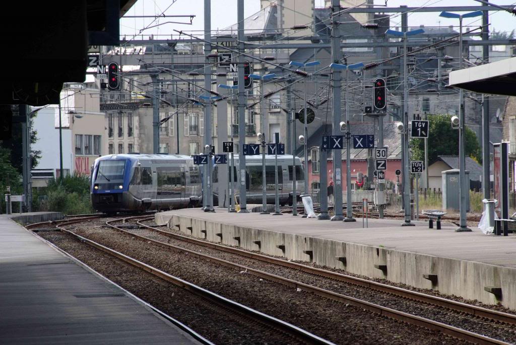 Trains en gare de Quimper en 2007 et 2009 2007_09020011