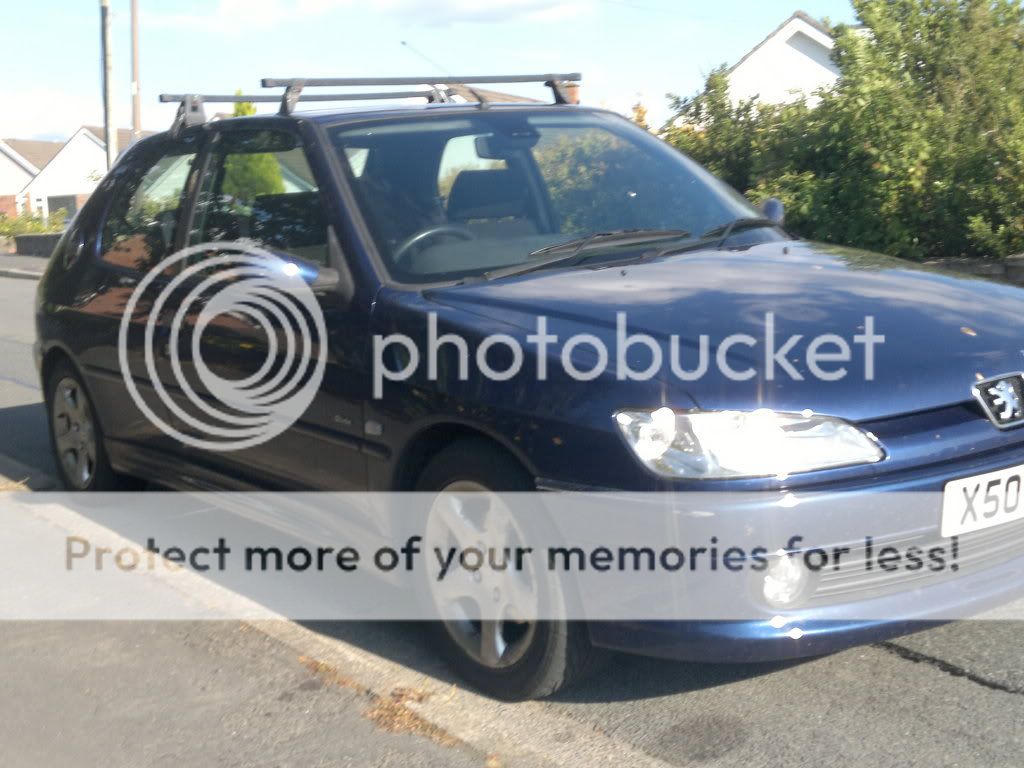 X reg Peugeot 306 HDI, 79k mileage, mot sept2011, tax march 2012. Navy blue. 13072011515