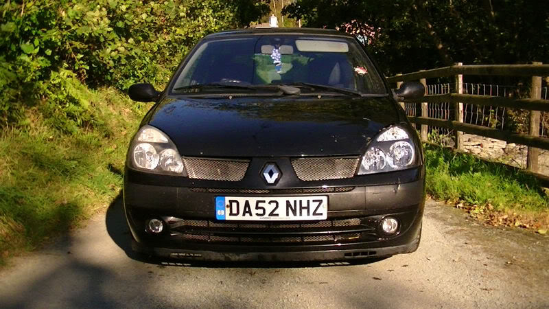 2003 (52PLATE) Renault Clio 1.2 16v Tax and MOT C2