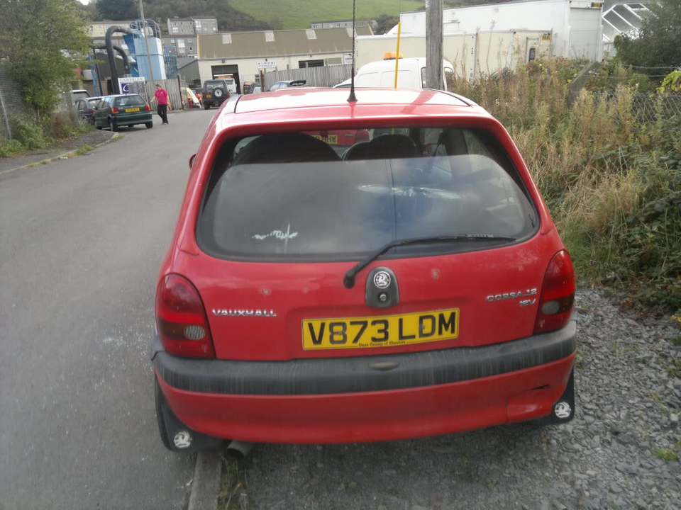 V reg - red 1.2 16v Corsa - RED - Tax & Mot V3