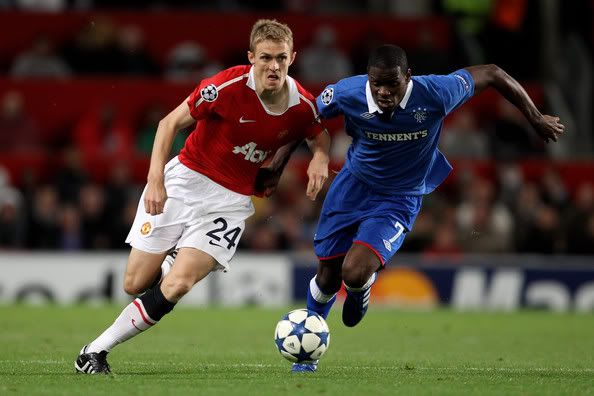 Lăng Kính Quỷ Đỏ: Hello, Wembley! MURangers