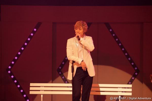 [HJL] Japan Official Site New Pictures [20.12.11] 381434_237514812985170_130589590344360_594176_1040629214_n