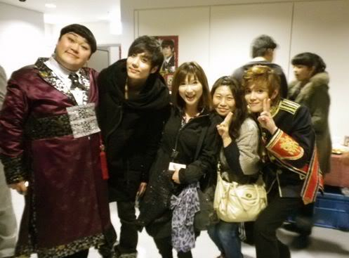 [KJ] En el backstage con los actores de Goong Musical 385838_235907016479283_130589590344360_589510_1219947719_n