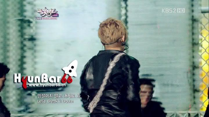 [HJL] MUSIC BANK Year End Special [23.12.11] (2) 398072_340474109312165_231614143531496_1454841_1302410295_n