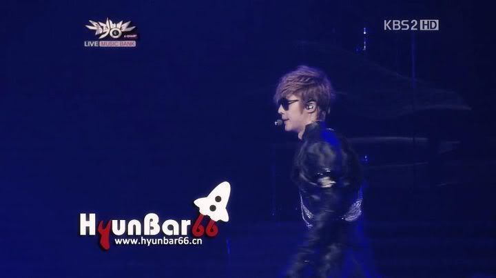 [HJL] MUSIC BANK Year End Special [23.12.11] (2) 398072_340474119312164_231614143531496_1454843_937836656_n