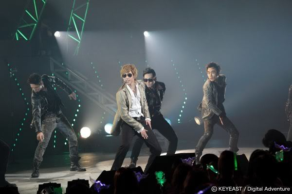 [HJL] Japan Official Site New Pictures [20.12.11] 402740_237514939651824_130589590344360_594182_764807589_n