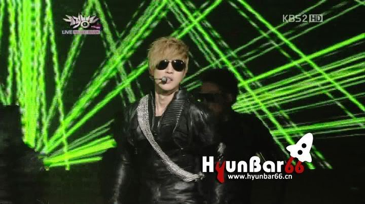 [HJL] MUSIC BANK Year End Special [23.12.11] (2) 403787_340477035978539_231614143531496_1454859_442475789_n