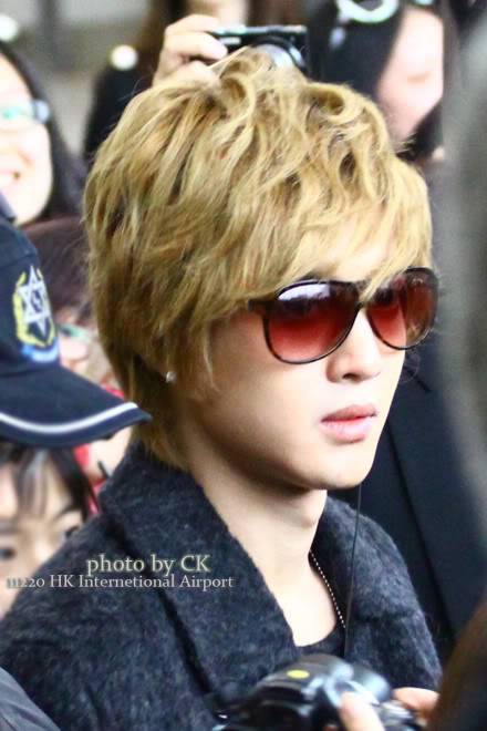 [HJL] Hacia Hong Kong para los Yahoo Buzz Awards [20.12.11] (9)    Ck5