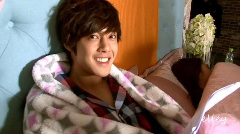 [HJL] "PLAYFUL KISS" Youtube Version DVD Psc1