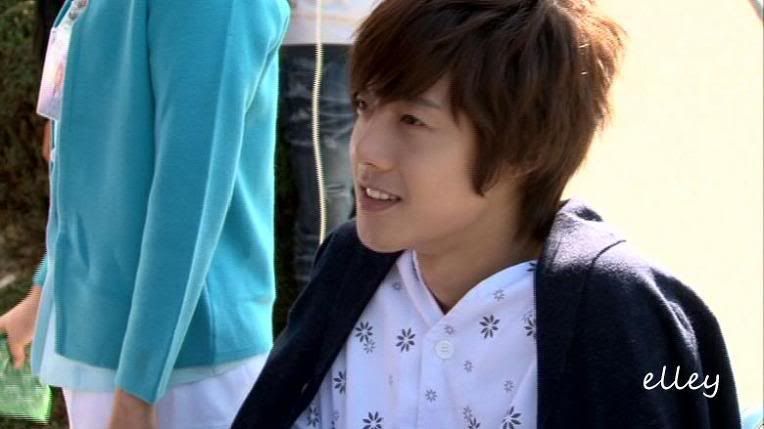 [HJL] "PLAYFUL KISS" Youtube Version DVD Psc9