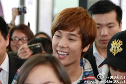 [JM] Saliendo del Guangzhou Airport, China hacia Taiwan [11.12.11] (2) Roblin14dsf