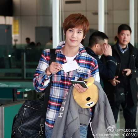 [JM] Saliendo del Guangzhou Airport, China hacia Taiwan [11.12.11] (2) Roblin20sdf