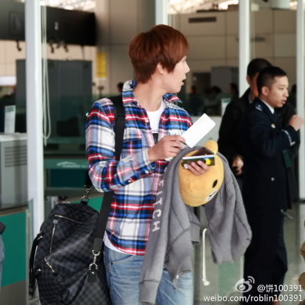 [JM] Saliendo del Guangzhou Airport, China hacia Taiwan [11.12.11] (2) Roblin21dfg