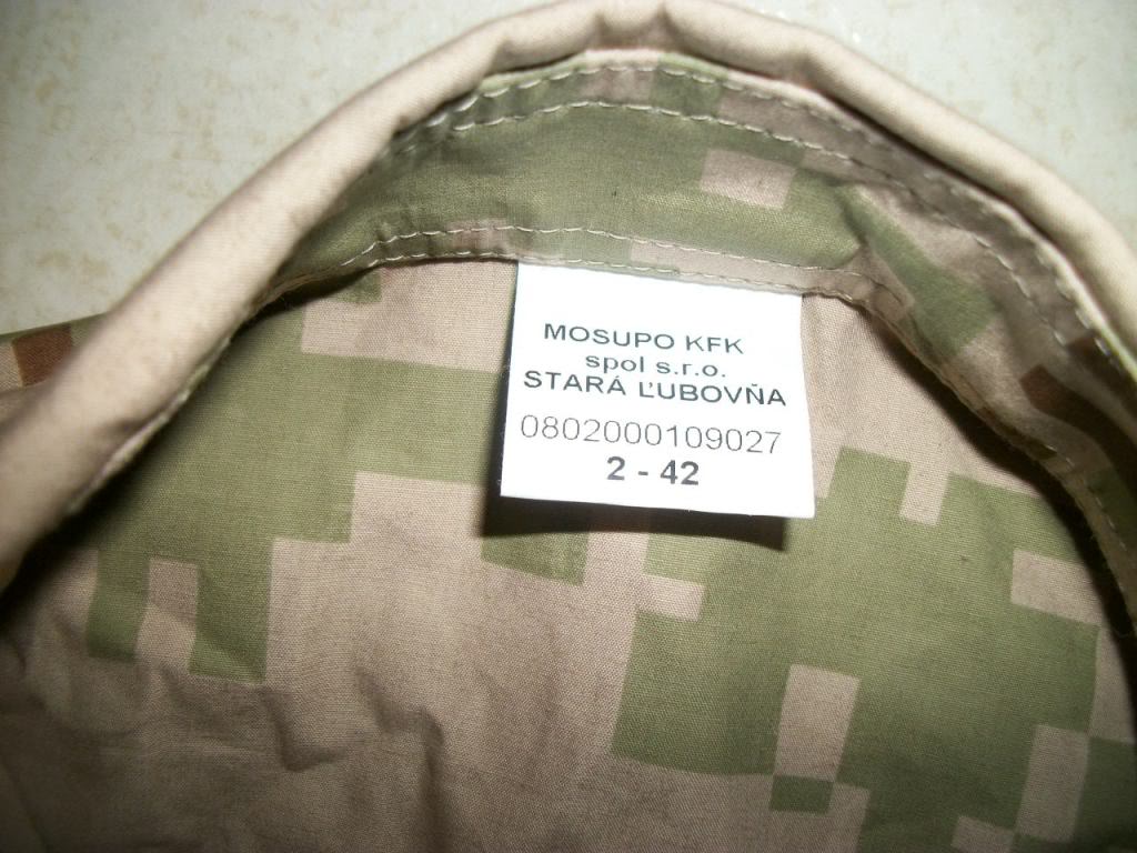 Some Slovakian Desert Uniform items -   101_0930