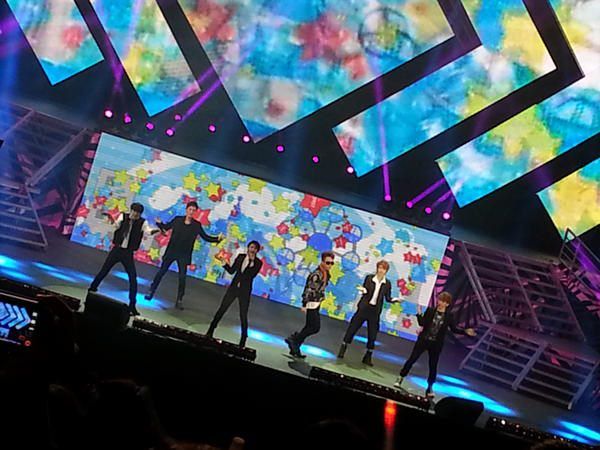 [PICS] [10.11.12] BEAST @ SBS Kpop Super Concert Fanmeeting 318945_374995779259221_1685258989_n