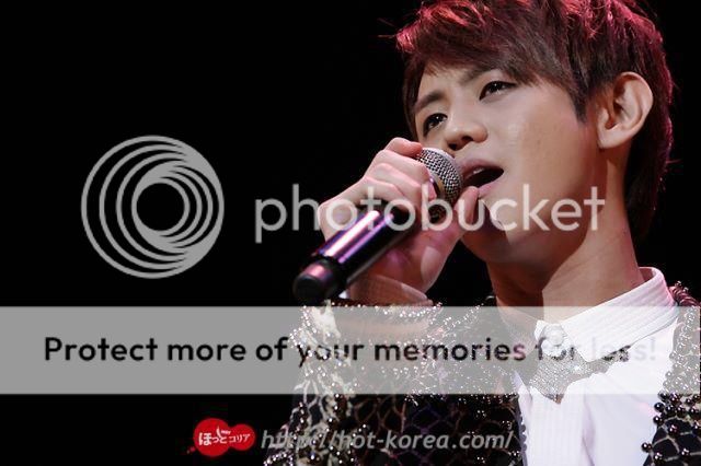 [PICS+VIDS] [26.04.13] Yoseob @ The  First Collage Mini Live Japan 395740_462586463833485_888191968_n_zpsffaac768