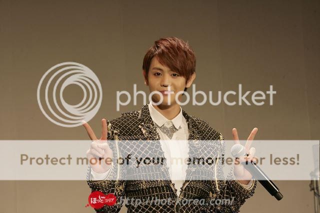 [PICS+VIDS] [26.04.13] Yoseob @ The  First Collage Mini Live Japan 485560_462586413833490_408304670_n_zps91a94013