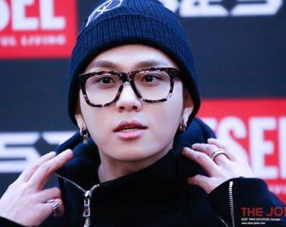 [PICS] [27.11.12] Junhyung @ Diesel Fan Signing 21672_496949013670352_973788292_n