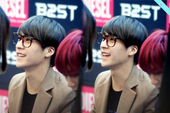 [PICS] [27.11.12] DongWoon @ Diesel Fan Signing 705673_312830385490002_2060093873_o