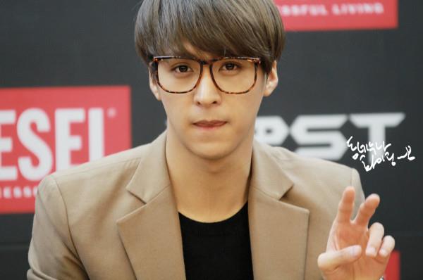 [PICS] [27.11.12] DongWoon @ Diesel Fan Signing Tumblr_me5r09sxs91rlfyjdo1_1280