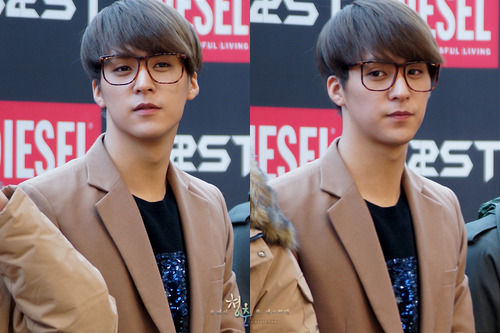 [PICS] [27.11.12] DongWoon @ Diesel Fan Signing Tumblr_me8u4lP44h1rxinaho1_500