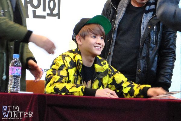 [PICS][30.12.12] Yoseob @ "The First Collage" Fansign in Daejeon & Myeongdong 224816_397111483714317_535321434_n_zps09888528