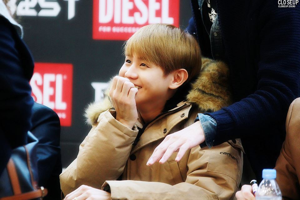 [PICS+GIFS] [27.11.12] Yoseob @ Diesel Fan Signing  Tumblr_me5hafIZWR1rapp6bo5_1280