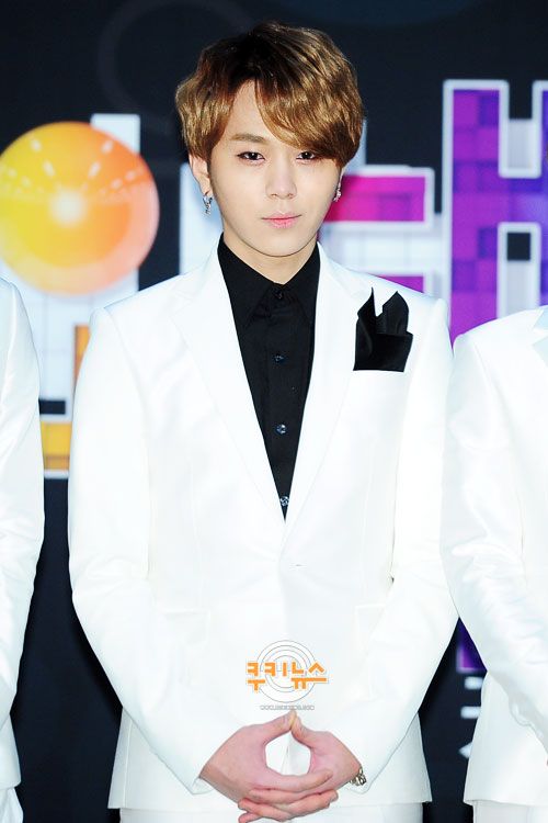 [PICS] [29.12.12] Junhyung @ SBS Gayo Daejun  Tumblr_mfsquvnp5S1ry97tjo2_500_zps85cf0a4b