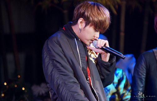 [PICS] [07.12.12]  Junhyung @ SBS New Year’s Eve Concert Tumblr_mep2kw6Vbj1ry97tjo2_500