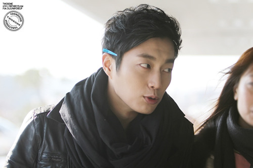 [PICS][08.12.12]  Doojoon on the way to Happy Together 3  Tumblr_mepv92FE8S1qhteglo1_500