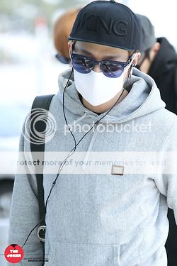 [PICS] [26.04.13] Junhyung @ Incheon Airport to LA Tumblr_mlwtauOrfu1r52c7fo1_250_zps0cbae6fb